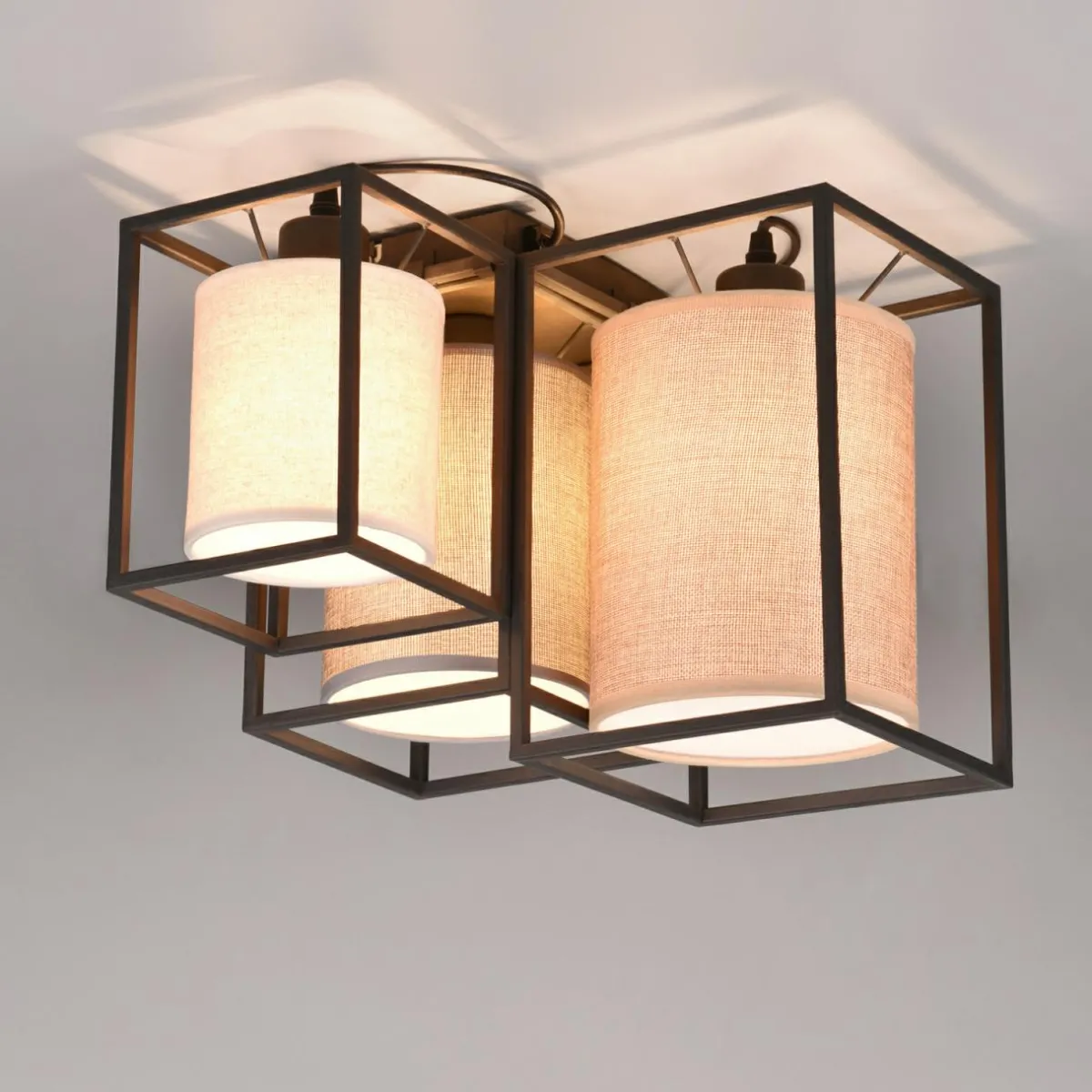 plafonnier_ross_avec_abatjour_tissu___lampes_0.webp Outlet Trio Lighting Plafonnier Ross avec abat-jour tissu, à 3 lampes