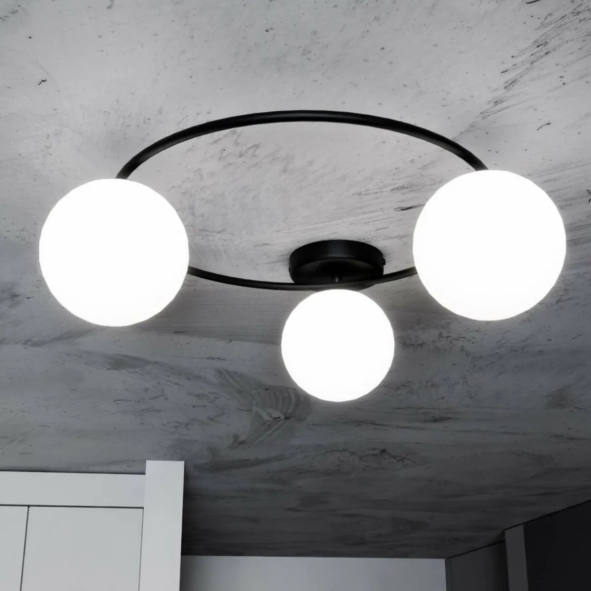 plafonnier_sopra_blanc_opalinnoir_verre_e_3.webp Fashion EMIBIG LIGHTING Plafonnier Sopra, blanc opalin/noir, verre, E14