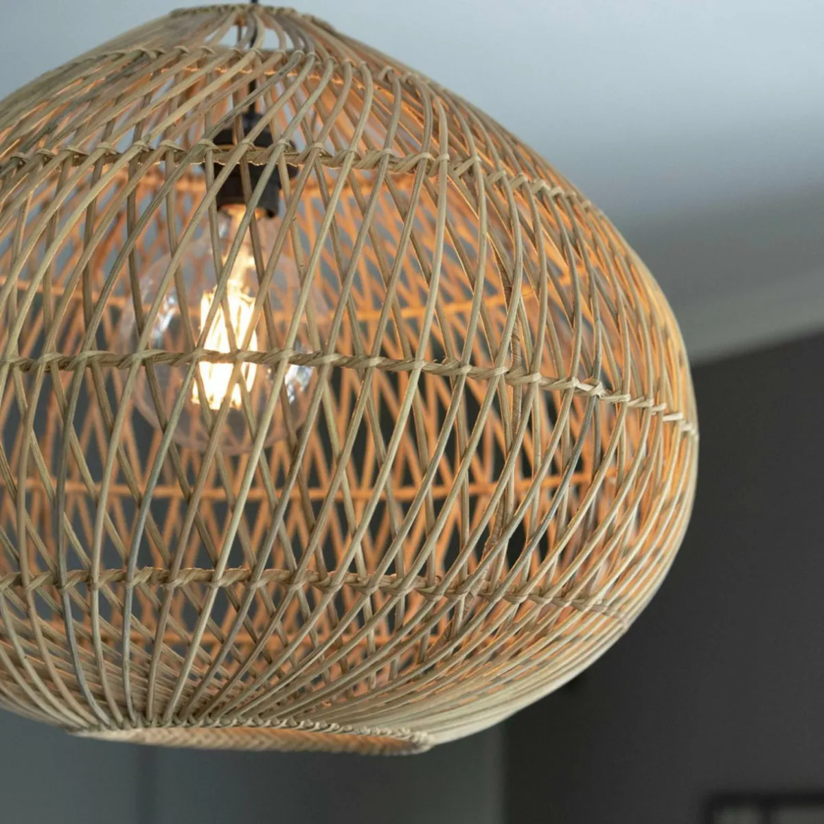 pr_home_karen_suspension_abatjour_en_rotin___cm_1-1.webp Fashion PR Home Karen Suspension Abat-jour en rotin Ø 90 cm