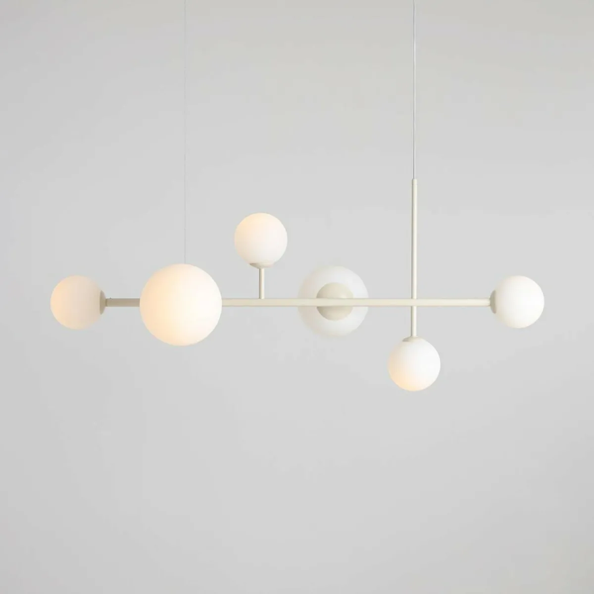 suspension_dione_opalecrme___lampes_1.webp Best Sale ALDEX Suspension Dione, opale/crème, à 6 lampes