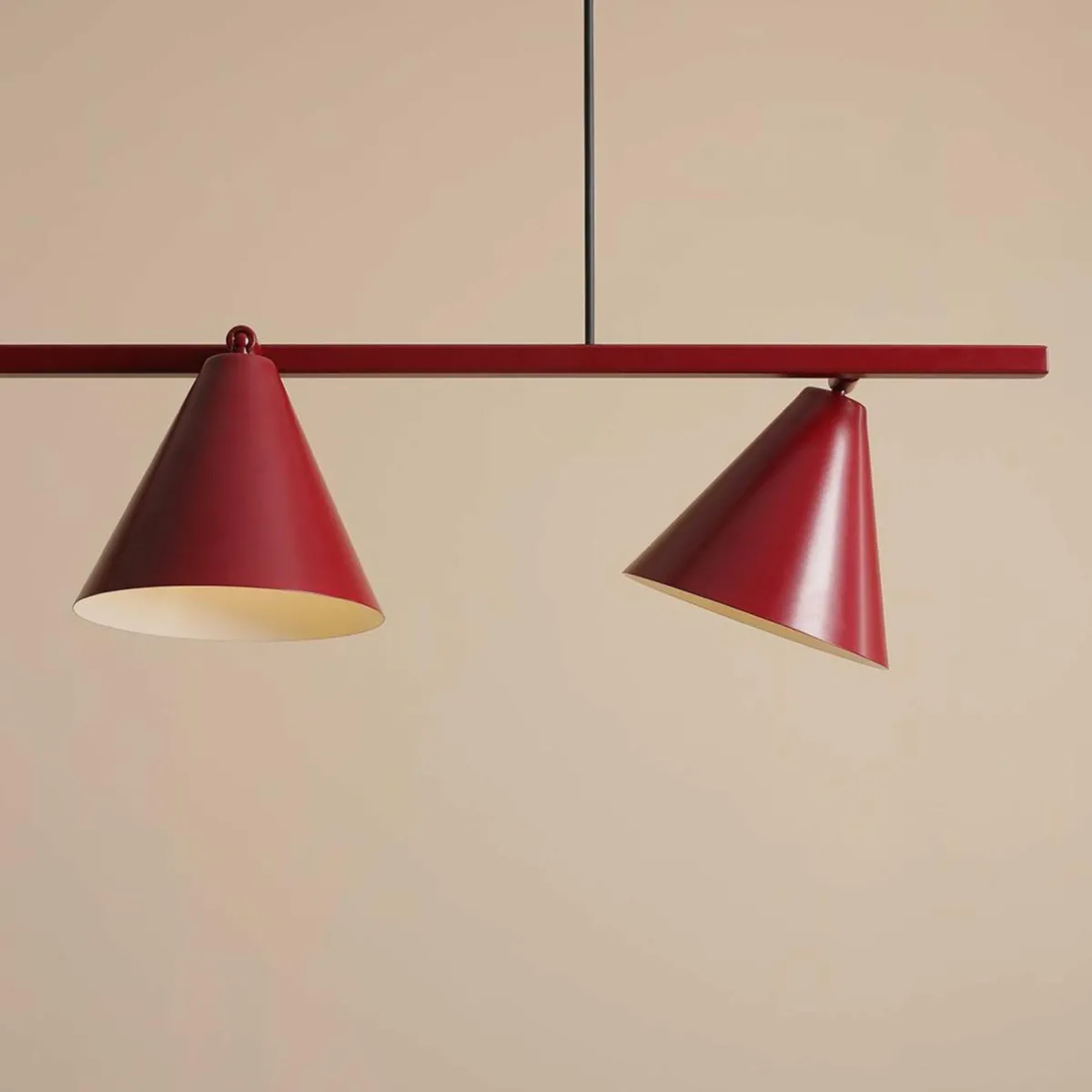 suspension_form__mtal_cne___lampes_bordeaux_1.webp Discount ALDEX Suspension Form 4, métal, cône, à 4 lampes, bordeaux
