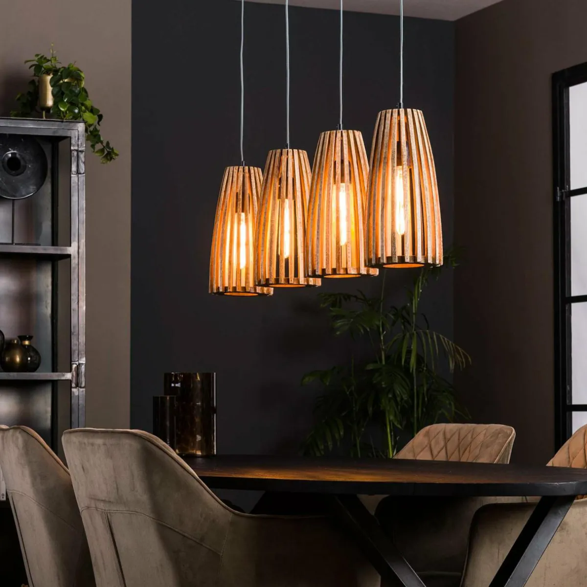 suspension_grobergen_en_manguier__quatre_lampes_0.webp Outlet Zijlstra Suspension Großbergen en manguier à quatre lampes