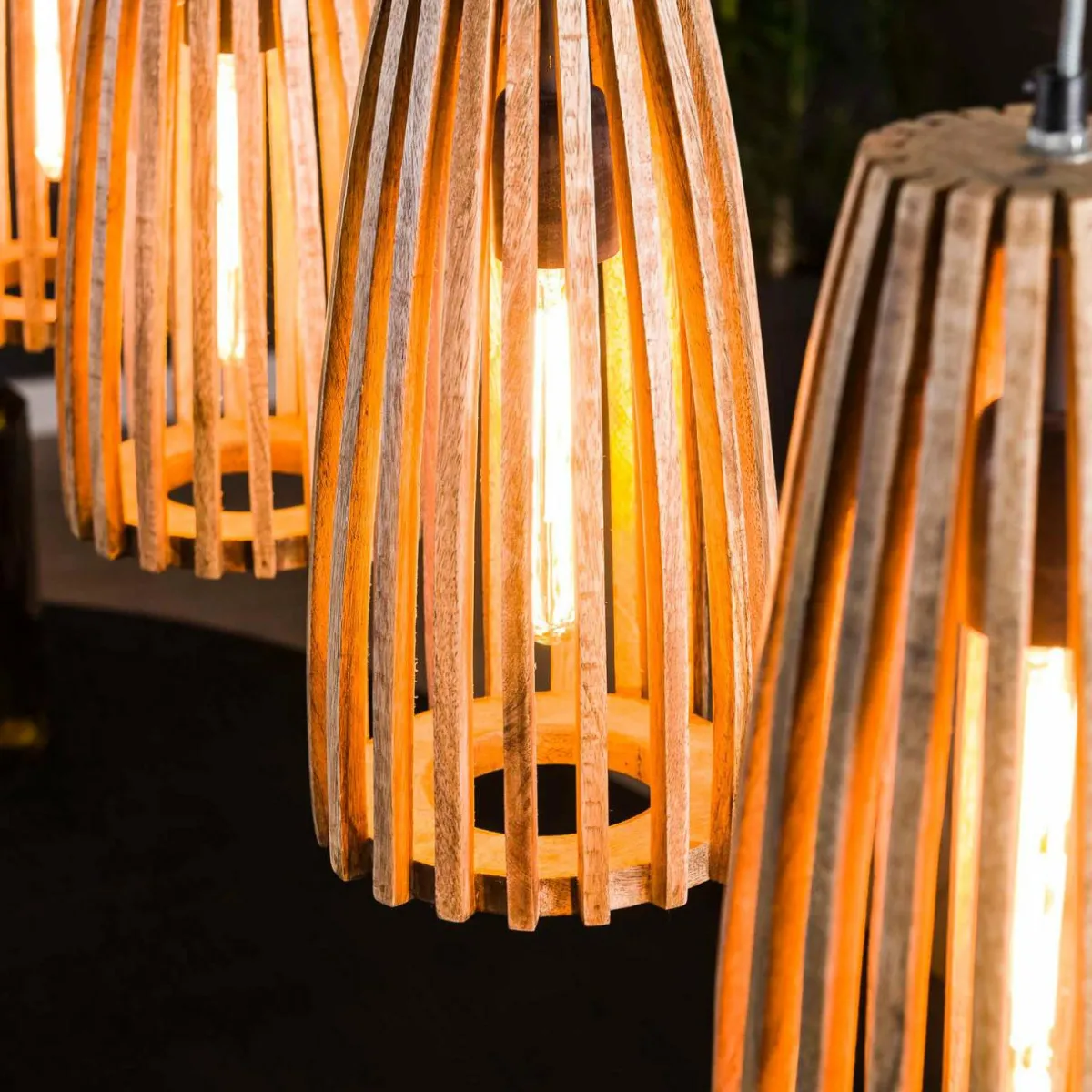 suspension_grobergen_en_manguier__quatre_lampes_3.webp Outlet Zijlstra Suspension Großbergen en manguier à quatre lampes