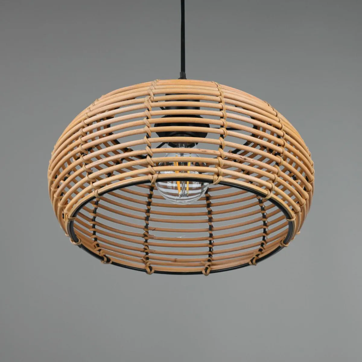 suspension_inga_avec_abatjour_en_rotin___cm_1.webp Shop Trio Lighting Suspension Inga avec abat-jour en rotin Ø 29 cm