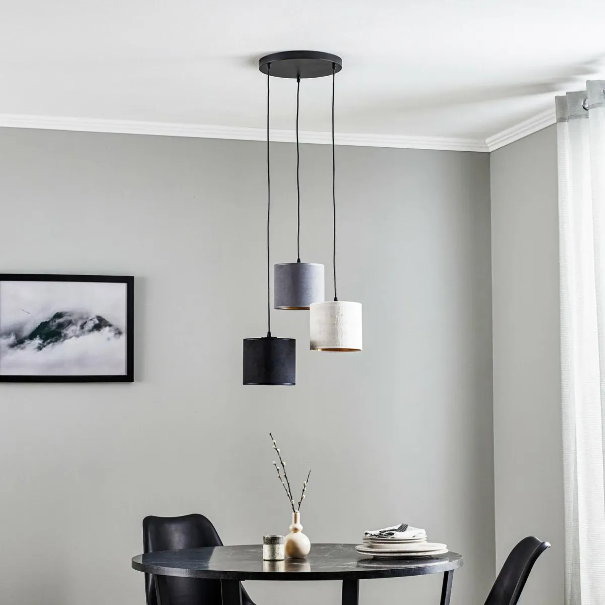 suspension_jari_x_ronde_noirblancgris_0.webp Store EMIBIG LIGHTING Suspension Jari x3 ronde, noir-blanc-gris
