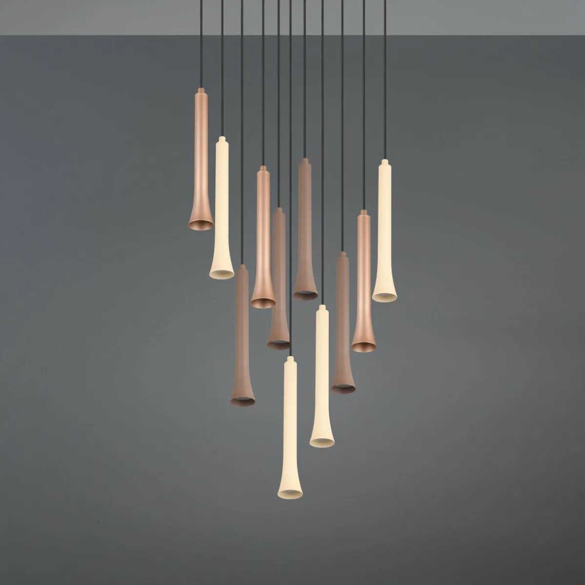 suspension_led_fiato__lampes_ronde_mtal_taupe_coffee_2.webp Hot Trio Lighting Suspension LED Fiato, 11 lampes, ronde, métal, taupe, coffee