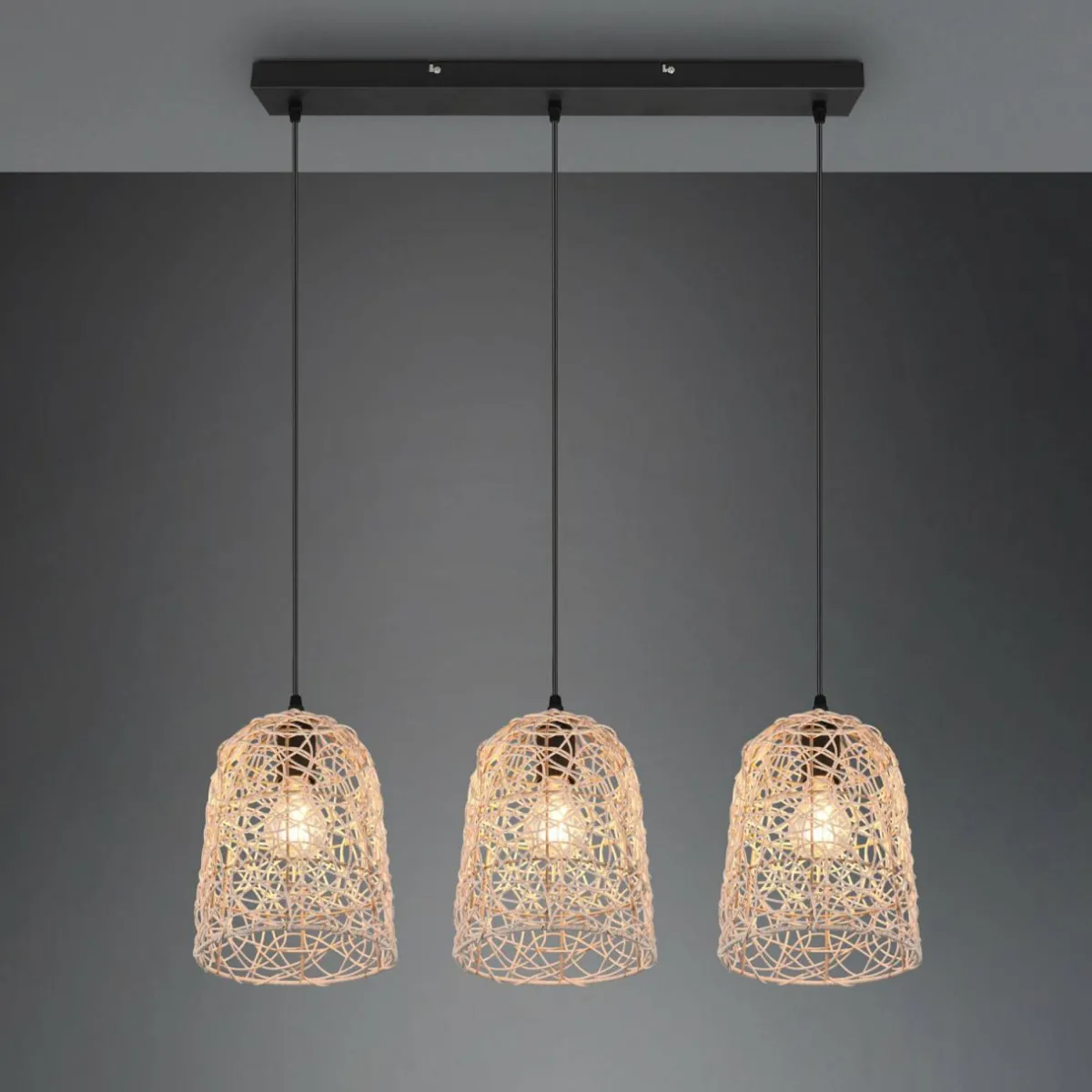 suspension_lovis_en_rotin_tress__trois_lampes_0.webp Best Sale Reality Leuchten Suspension Lovis en rotin tressé, à trois lampes