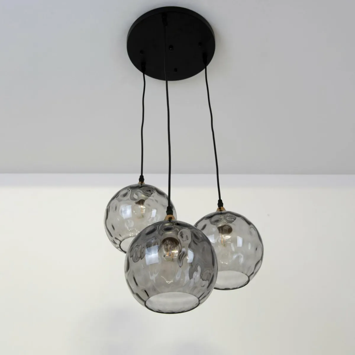 suspension_milano__abatjour_en_verre_fum_0.webp Best Sale Holländer Suspension Milano, 3 abat-jour en verre fumé