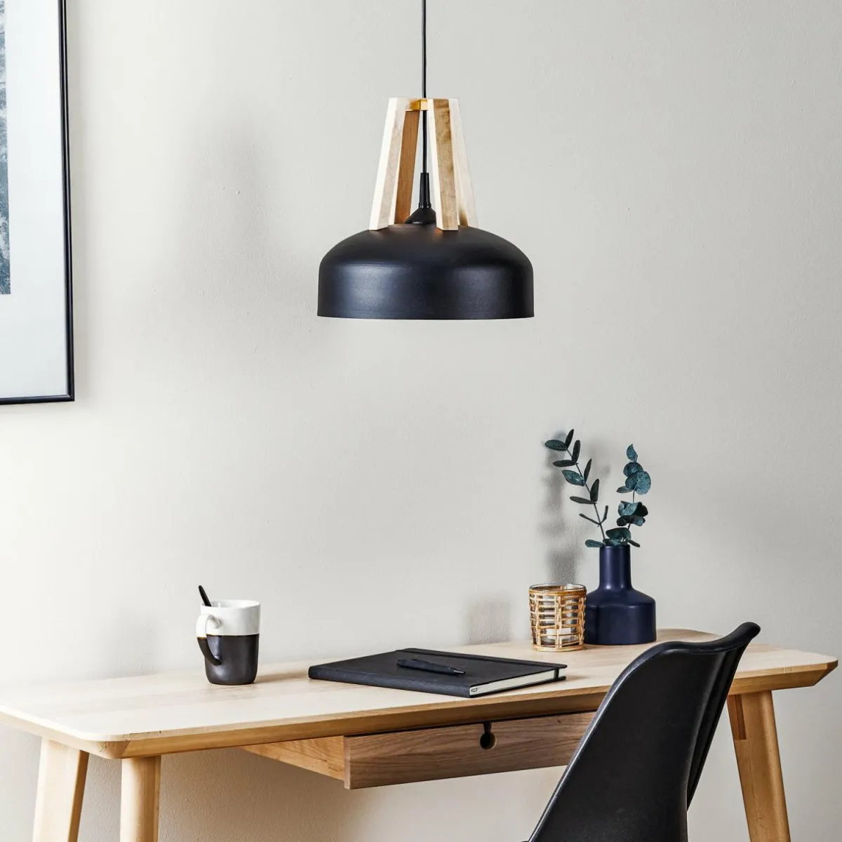 suspension_north_en_bois_naturel_abatjour_noir_0.webp Flash Sale SOLLUX LIGHTING Suspension North en bois naturel, abat-jour noir