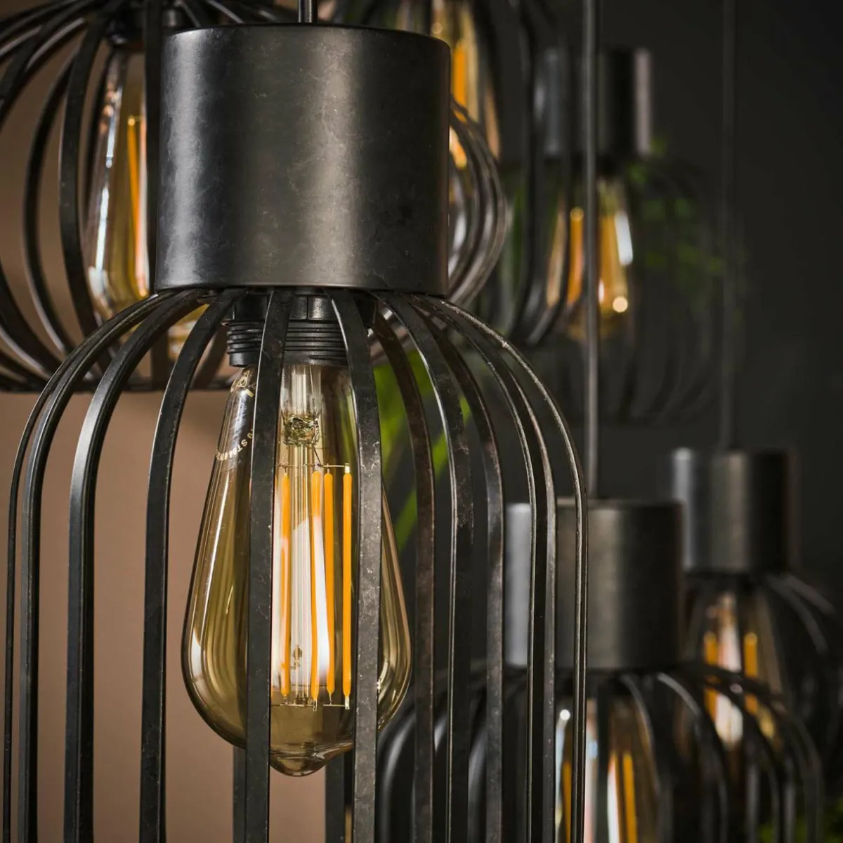 suspension_prison_en_mtal___lampes_anthracite_3.webp Discount Zijlstra Suspension Prison en métal, à 6 lampes, anthracite