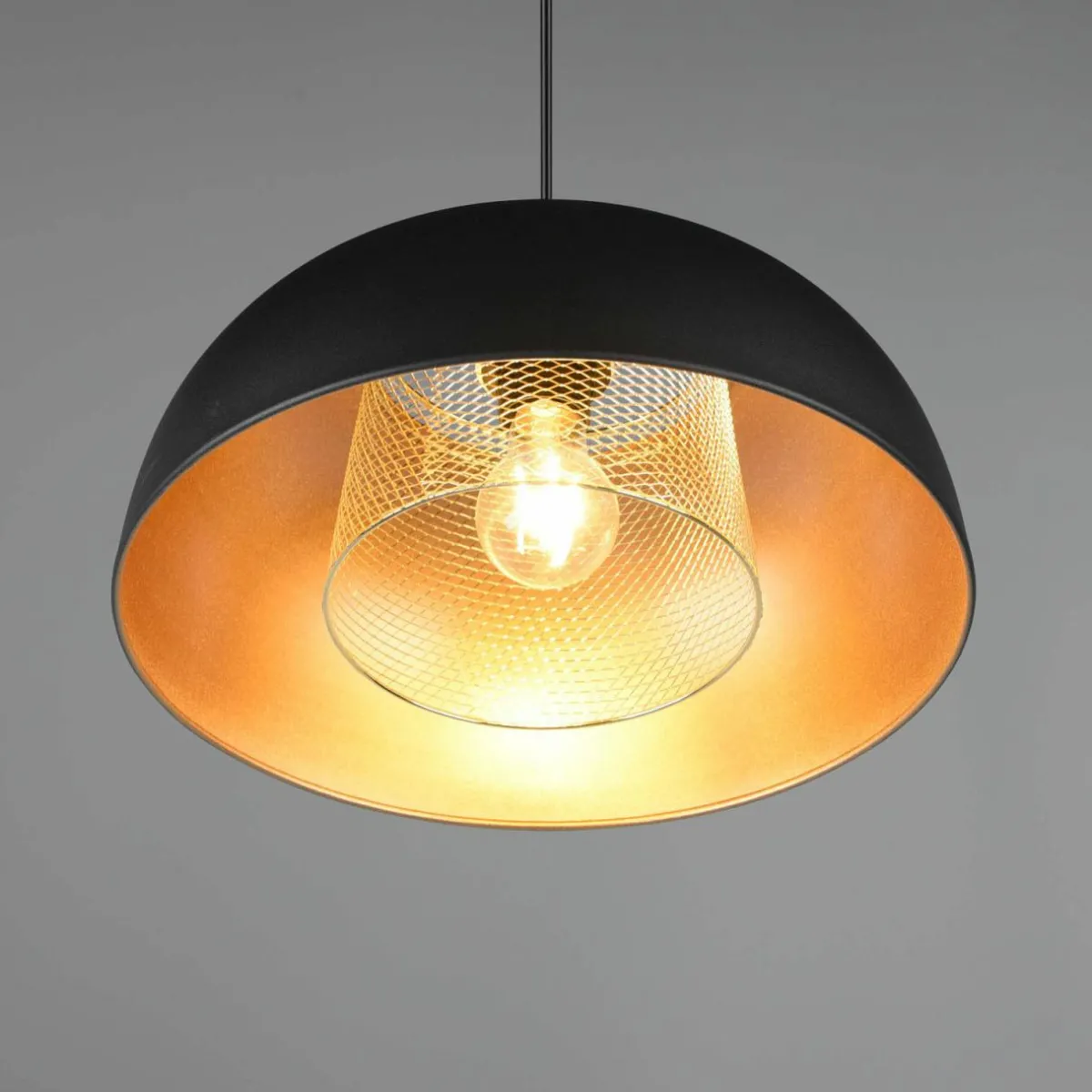 suspension_punch_noiror___lampe___cm_4-1.webp Hot Reality Leuchten Suspension Punch noir/or à 1 lampe Ø 35 cm