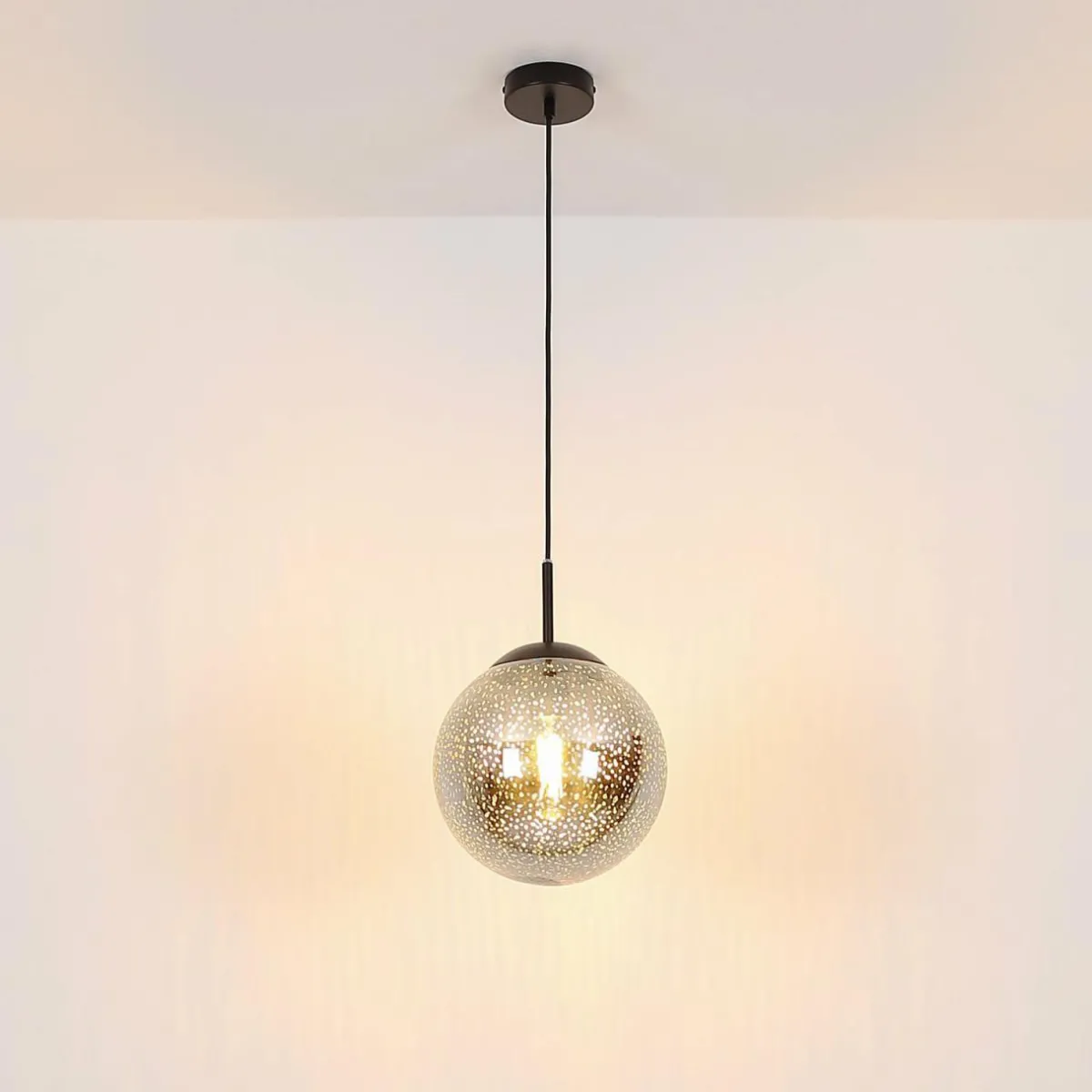 suspension_samos___cm_gris_fumnoir_verre_3-1.webp Shop Globo Suspension Samos, Ø 20 cm, gris fumé/noir, verre