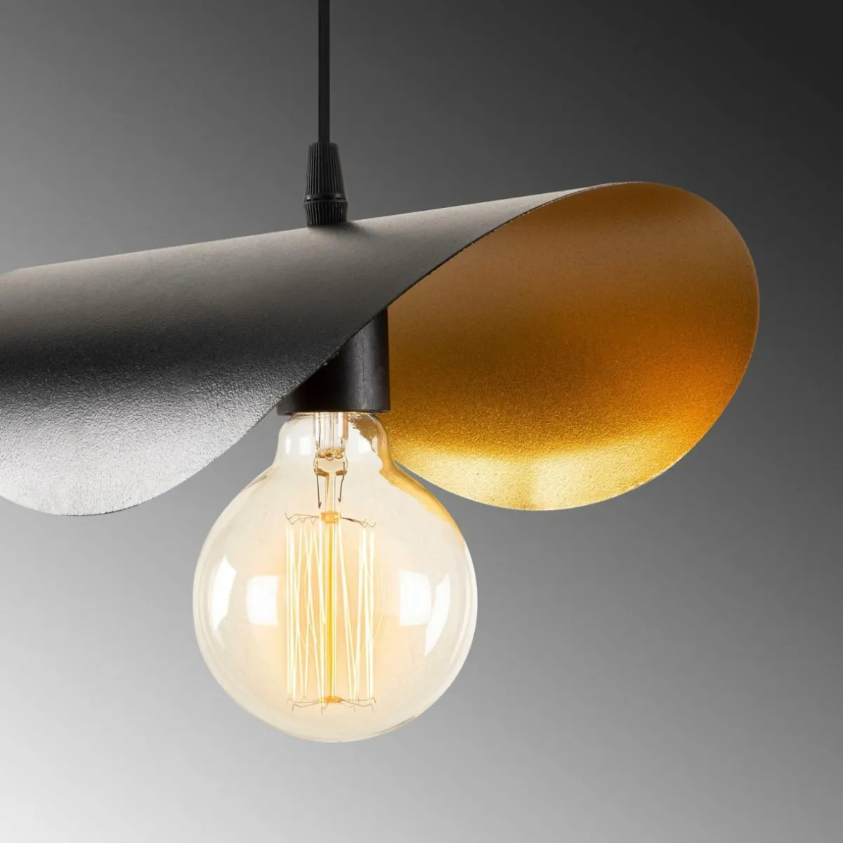 suspension_sivani_mr___lampe_noiror_2.webp Hot Opviq Suspension Sivani MR-830 à 1 lampe noir/or