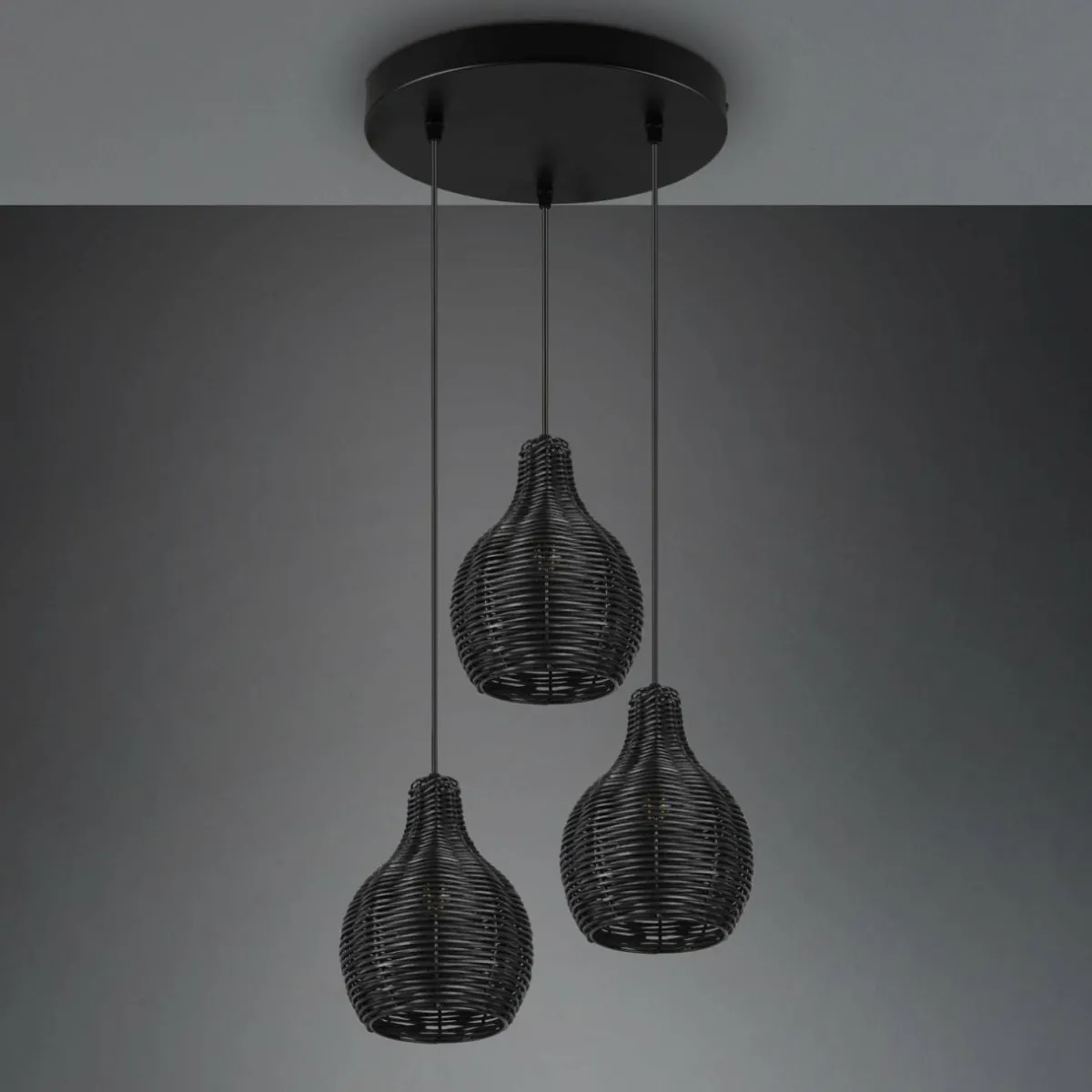 suspension_sprout_en_rotin___lampes_noire_0.webp Shop Reality Leuchten Suspension Sprout en rotin, à 3 lampes, noire