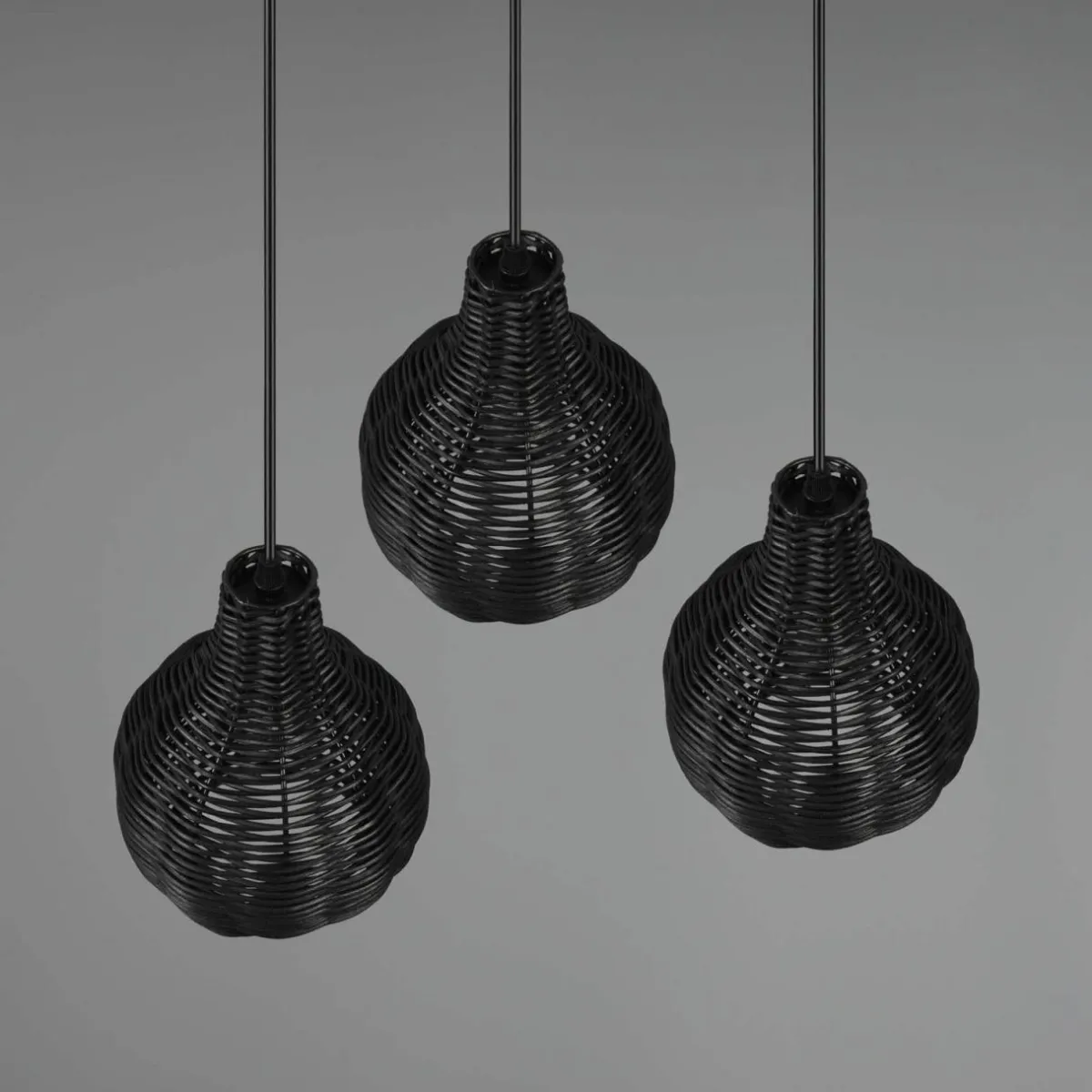 suspension_sprout_en_rotin___lampes_noire_1.webp Shop Reality Leuchten Suspension Sprout en rotin, à 3 lampes, noire