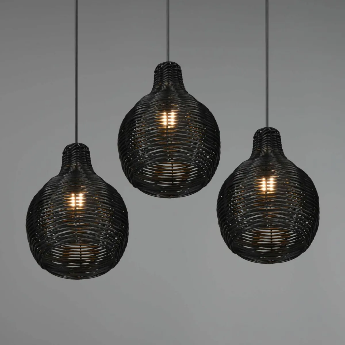 suspension_sprout_en_rotin___lampes_noire_2.webp Shop Reality Leuchten Suspension Sprout en rotin, à 3 lampes, noire