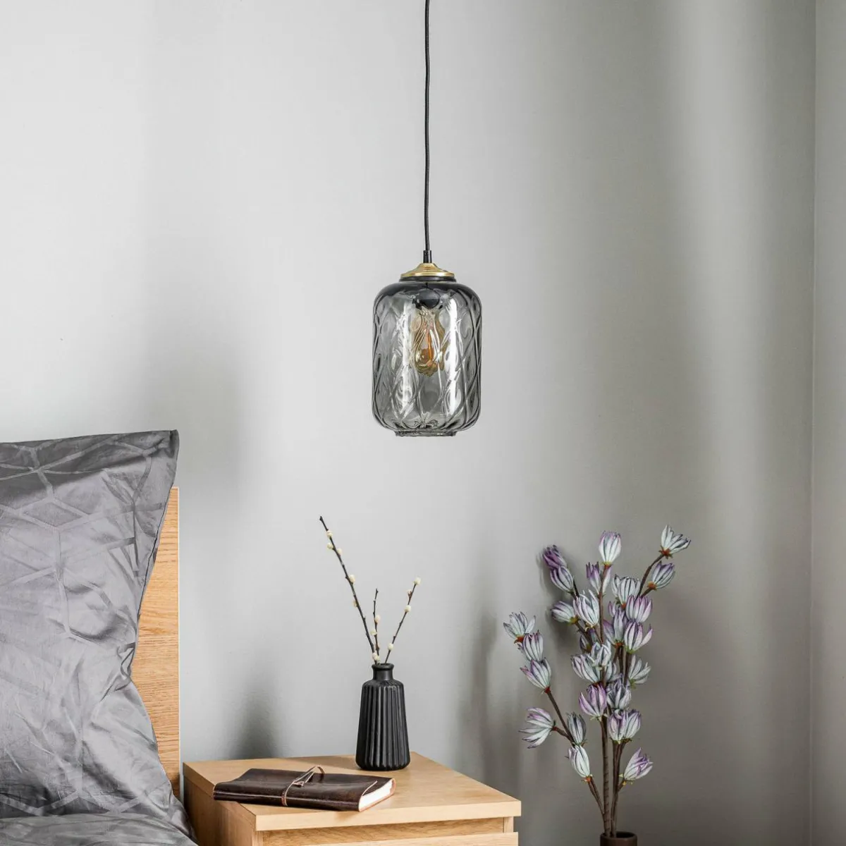 suspension_tezeusz_abatjour_en_verre_gris_fum__cm_0.webp Fashion Solbika Lighting Suspension Tezeusz Abat-jour en verre gris fumé Ø 17cm