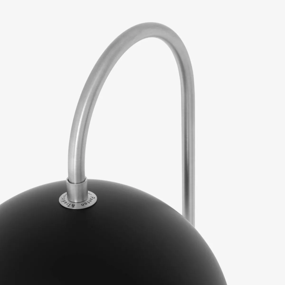 tradition_lampe_sur_pied_flowerpot_vp_noir_hauteur__cm_2.webp Hot &Tradition Lampe sur pied Flowerpot VP12, noir, hauteur 122 cm